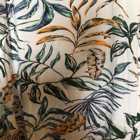 Floral tee - Picture 3 of 4